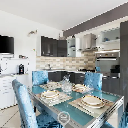 Eutychia Bright Apartment