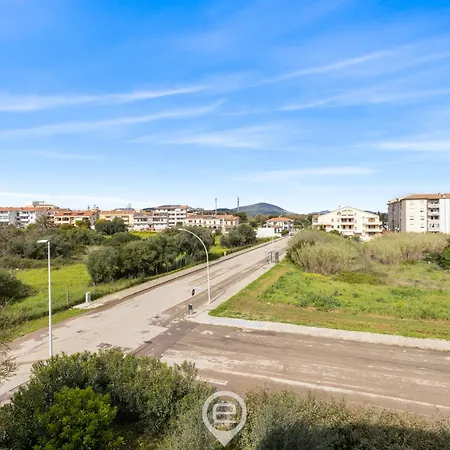 Eutychia Bright Apartment *