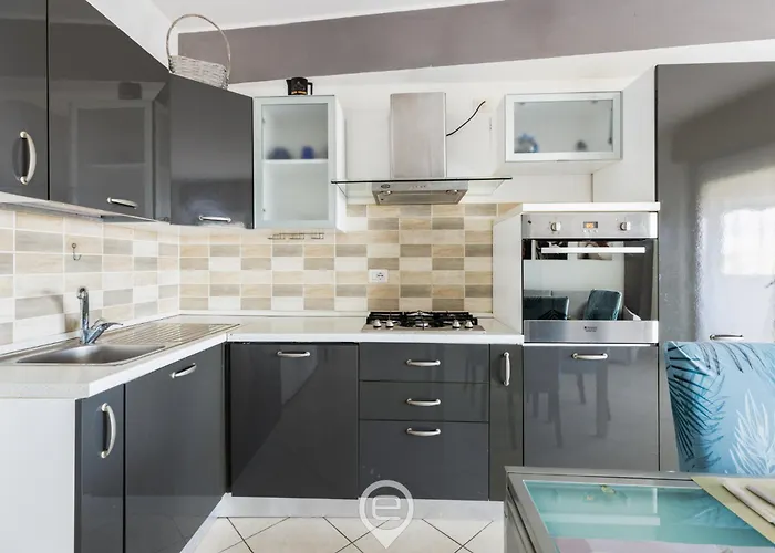 Eutychia Bright * Alguer